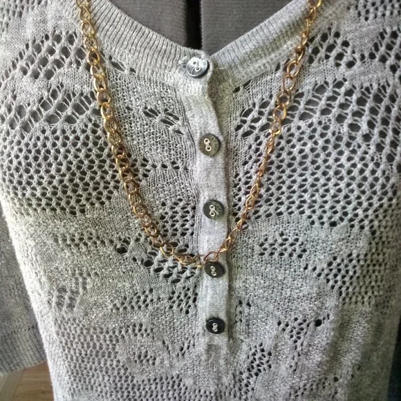 AEO Lightweight 3/4 Sleeved Henley Sweater - Picture 4 of 11